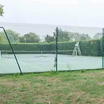 Les Joublanchas : Maison Familiale Et Campagne Pour 16 *