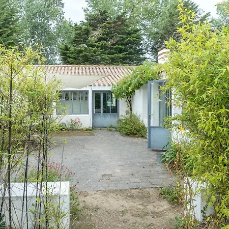 Les Joublanchas : Maison Familiale Et Campagne Pour 16 *