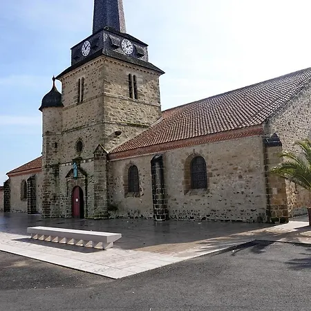 Les Joublanchas : Maison Familiale Et Campagne Pour 16 Nyaraló
