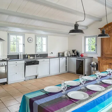 Les Joublanchas : Maison Familiale Et Campagne Pour 16 Nyaraló Notre-Dame-de-Monts