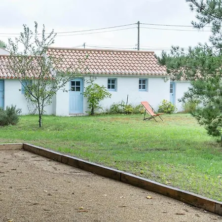 Les Joublanchas : Maison Familiale Et Campagne Pour 16 Nyaraló