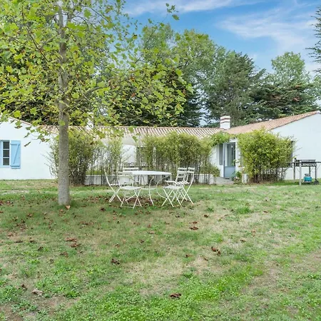 Les Joublanchas : Maison Familiale Et Campagne Pour 16 *