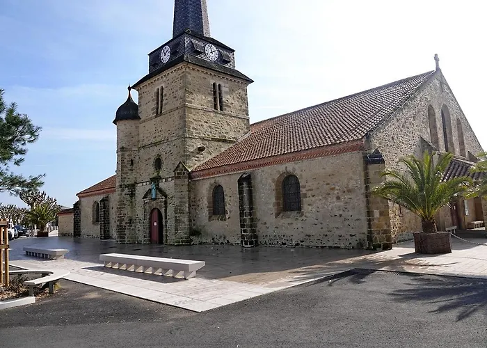 Les Joublanchas : Maison Familiale Et Campagne Pour 16 Hébergement de vacances