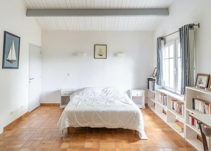 Les Joublanchas : Maison Familiale Et Campagne Pour 16 Notre-Dame-de-Monts