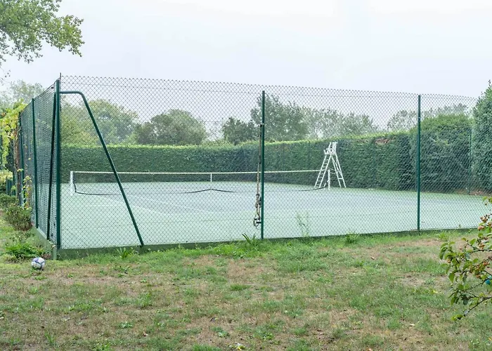 Les Joublanchas : Maison Familiale Et Campagne Pour 16 *