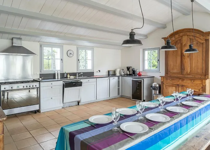 Les Joublanchas : Maison Familiale Et Campagne Pour 16 Hébergement de vacances Notre-Dame-de-Monts