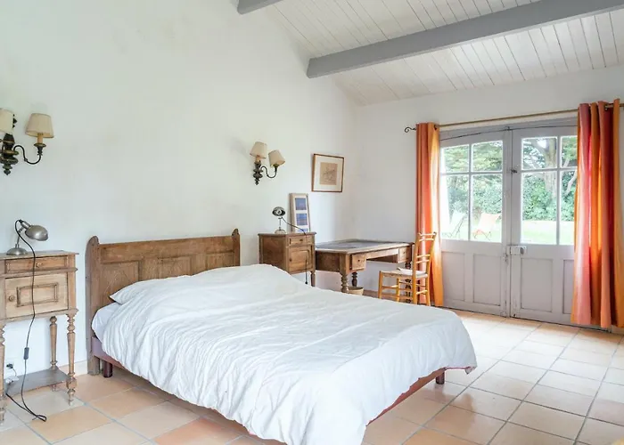 Les Joublanchas : Maison Familiale Et Campagne Pour 16 Hébergement de vacances