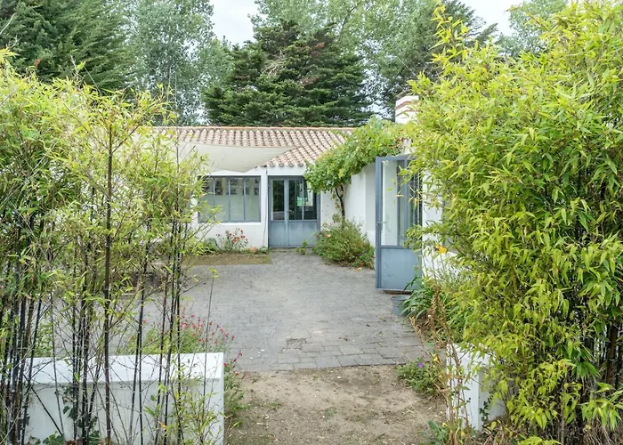 Les Joublanchas : Maison Familiale Et Campagne Pour 16 *